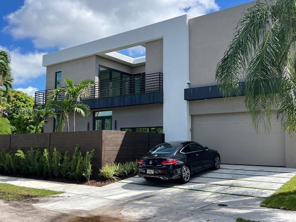 1700 NE 18th St, Fort Lauderdale FL 33305