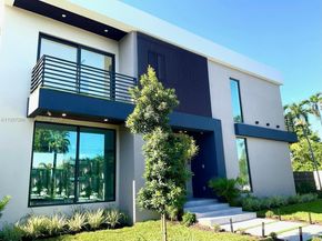 1700 NE 18th St, Fort Lauderdale FL 33305