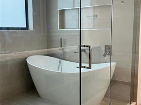 1700 NE 18th St, Fort Lauderdale FL 33305