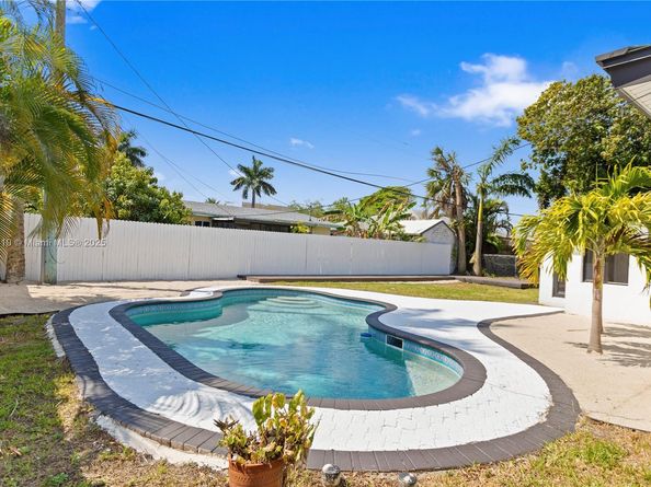 1524 SW 32 Ct, Fort Lauderdale FL 33315