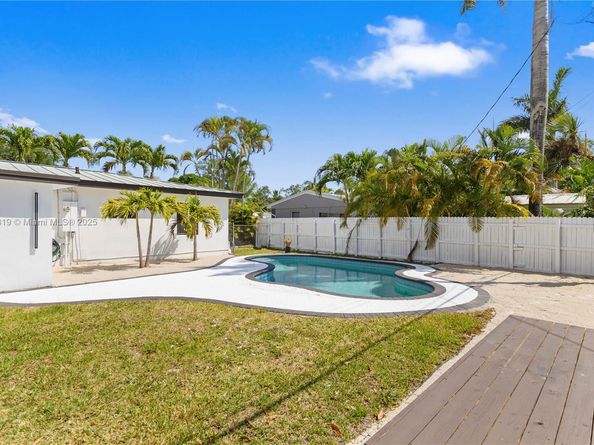1524 SW 32 Ct, Fort Lauderdale FL 33315