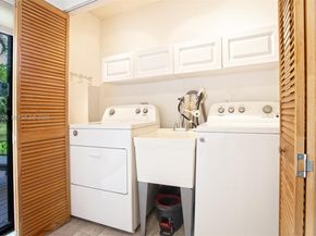 4159 SW 87th Ter, Davie FL 33328