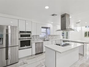 13467 NW 6th Dr, Plantation FL 33325