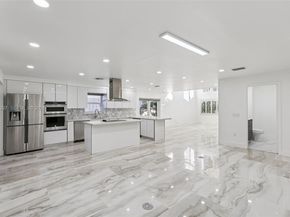 13467 NW 6th Dr, Plantation FL 33325