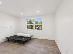 13467 NW 6th Dr, Plantation FL 33325