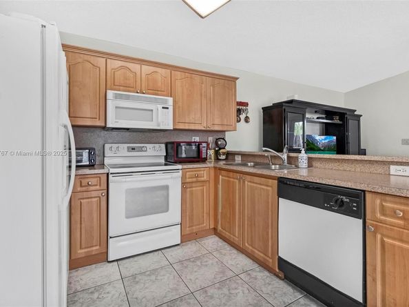 17482 SW 143rd Pl, Miami FL 33177