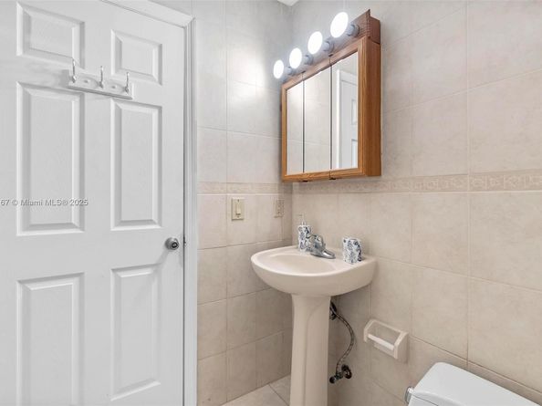 17482 SW 143rd Pl, Miami FL 33177