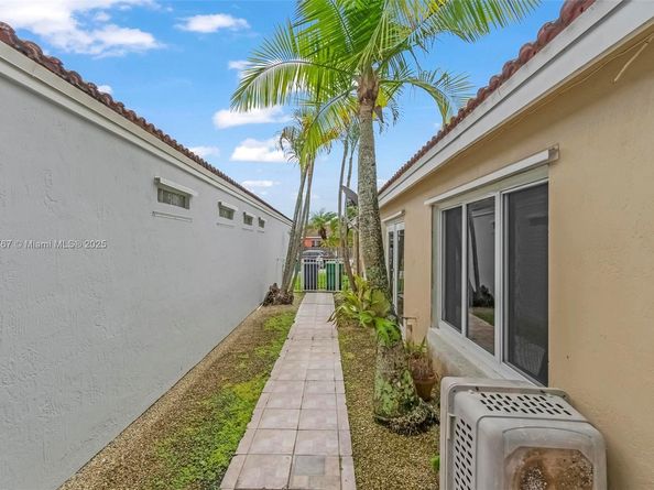 17482 SW 143rd Pl, Miami FL 33177