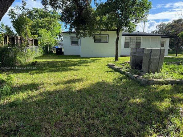 Undisclosed Address #A11885210, Hollywood FL 33023