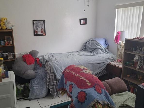 1670 Harding St, Hollywood FL 33020