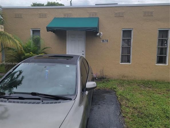 1670 Harding St, Hollywood FL 33020