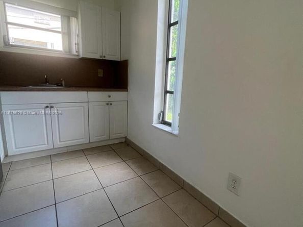 1670 Harding St, Hollywood FL 33020