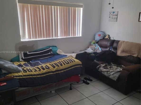 1670 Harding St, Hollywood FL 33020