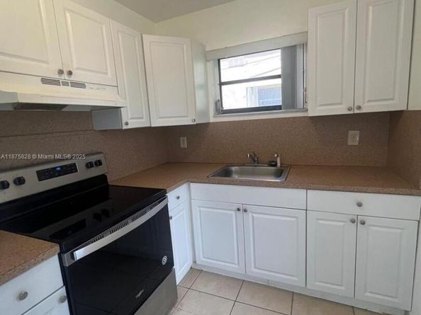 1670 Harding St, Hollywood FL 33020