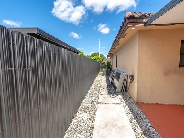 11846 SW 228th Ln, Miami FL 33170