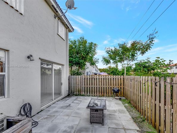 964 NE 41st Pl, Homestead FL 33033