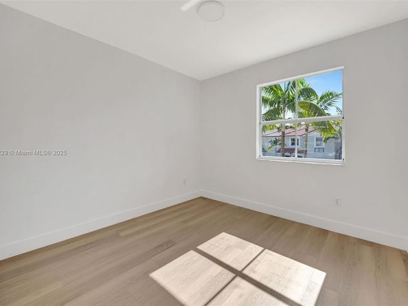 964 NE 41st Pl, Homestead FL 33033