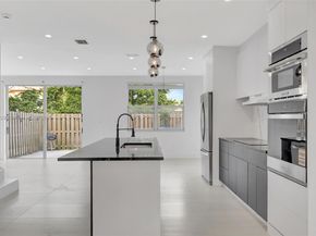 964 NE 41st Pl, Homestead FL 33033