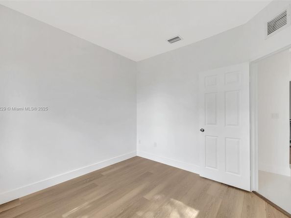 964 NE 41st Pl, Homestead FL 33033