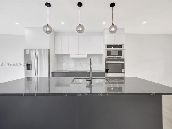 964 NE 41st Pl, Homestead FL 33033