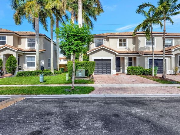964 NE 41st Pl, Homestead FL 33033