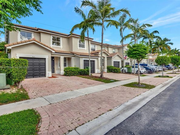 964 NE 41st Pl, Homestead FL 33033