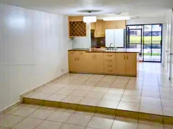 5164 S University Dr, Davie FL 33328