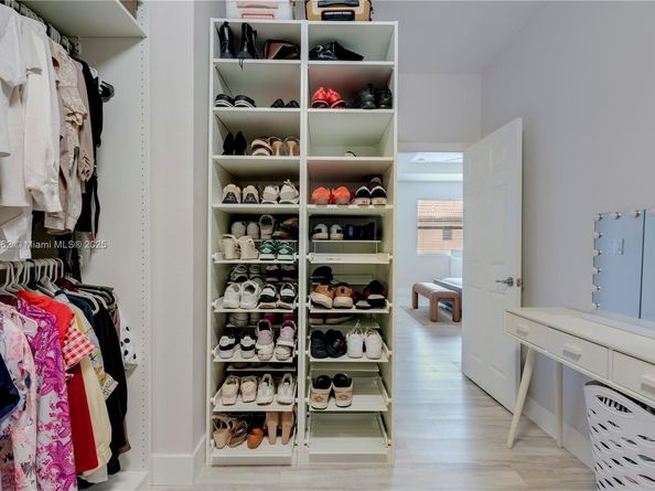 616 SE 37th Ter, Homestead FL 33033