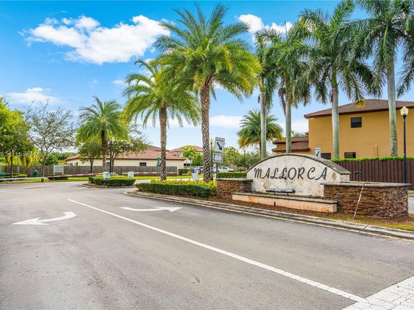 616 SE 37th Ter, Homestead FL 33033