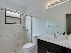 616 SE 37th Ter, Homestead FL 33033