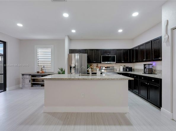 616 SE 37th Ter, Homestead FL 33033