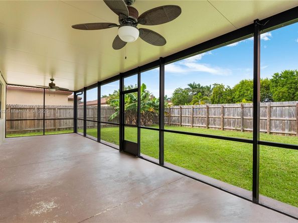 616 SE 37th Ter, Homestead FL 33033