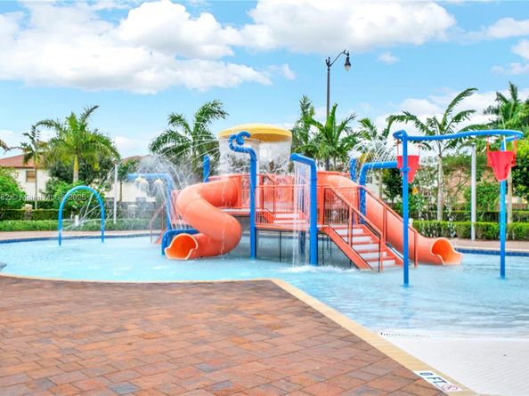 616 SE 37th Ter, Homestead FL 33033