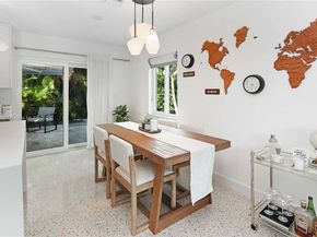 930 N 11th Ct, Hollywood FL 33019