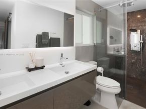 930 N 11th Ct, Hollywood FL 33019