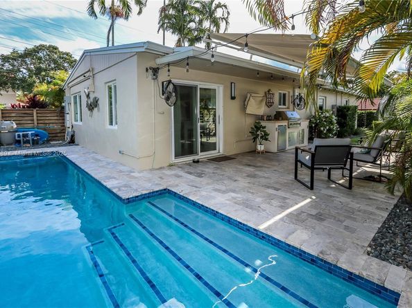 930 N 11th Ct, Hollywood FL 33019