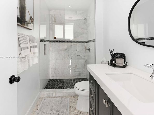 930 N 11th Ct, Hollywood FL 33019