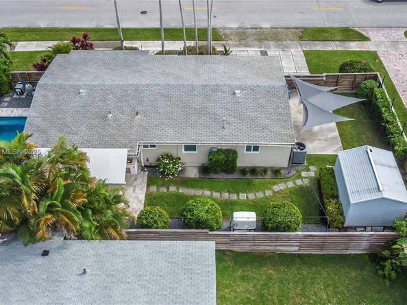 930 N 11th Ct, Hollywood FL 33019