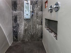 930 N 11th Ct, Hollywood FL 33019