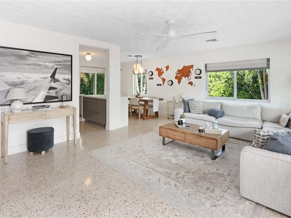 930 N 11th Ct, Hollywood FL 33019