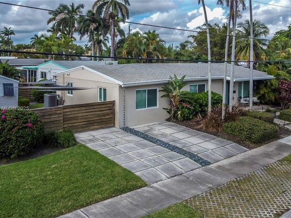 930 N 11th Ct, Hollywood FL 33019