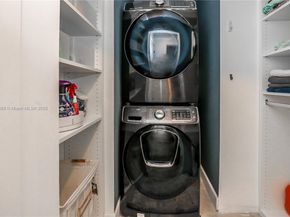 930 N 11th Ct, Hollywood FL 33019