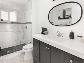 930 N 11th Ct, Hollywood FL 33019