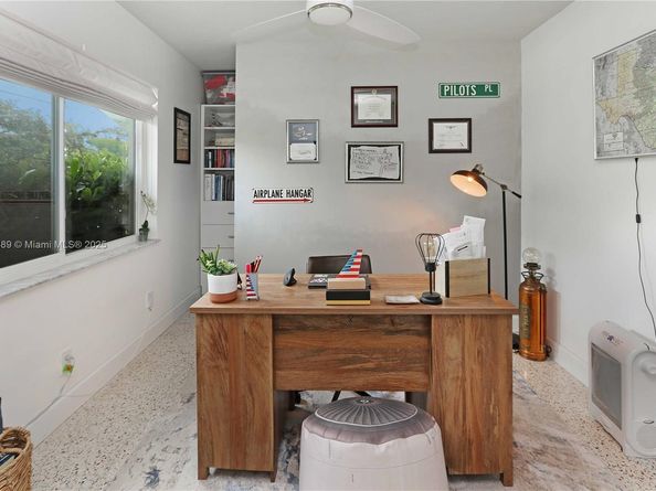 930 N 11th Ct, Hollywood FL 33019