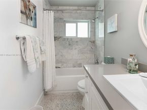 930 N 11th Ct, Hollywood FL 33019