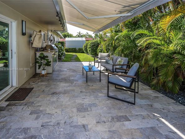 930 N 11th Ct, Hollywood FL 33019