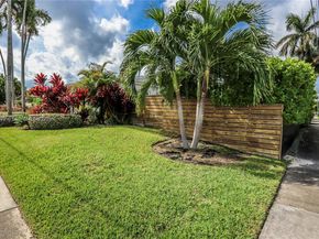 930 N 11th Ct, Hollywood FL 33019