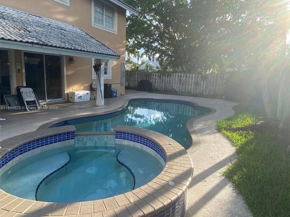 9410 SW 212th Ter, Cutler Bay FL 33189