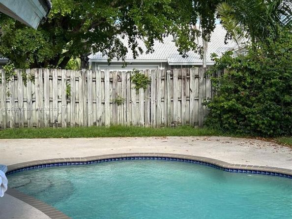 9410 SW 212th Ter, Cutler Bay FL 33189
