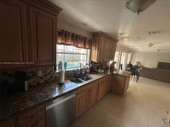 9410 SW 212th Ter, Cutler Bay FL 33189